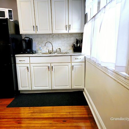 Lovely! Near Cleve Clinic/Uh/Cwru/Dwntwn W/Porch Cleveland Exterior foto